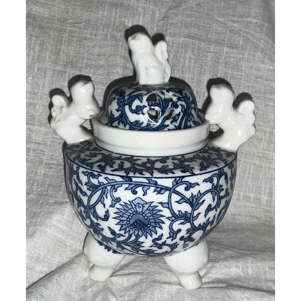 Vintage Porcelain Blue & White Foo Dog Tripod Incense Burner/potpourri Pot Japan